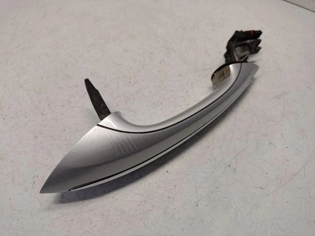 Front door exterior handle 7305310