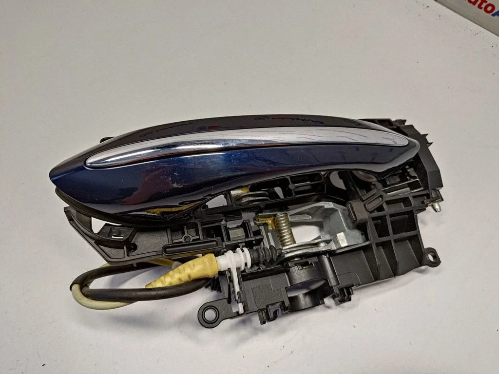 Esiukse välimine käepide 7175650