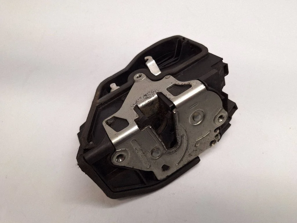 Zamek drzwi przednich 7167065