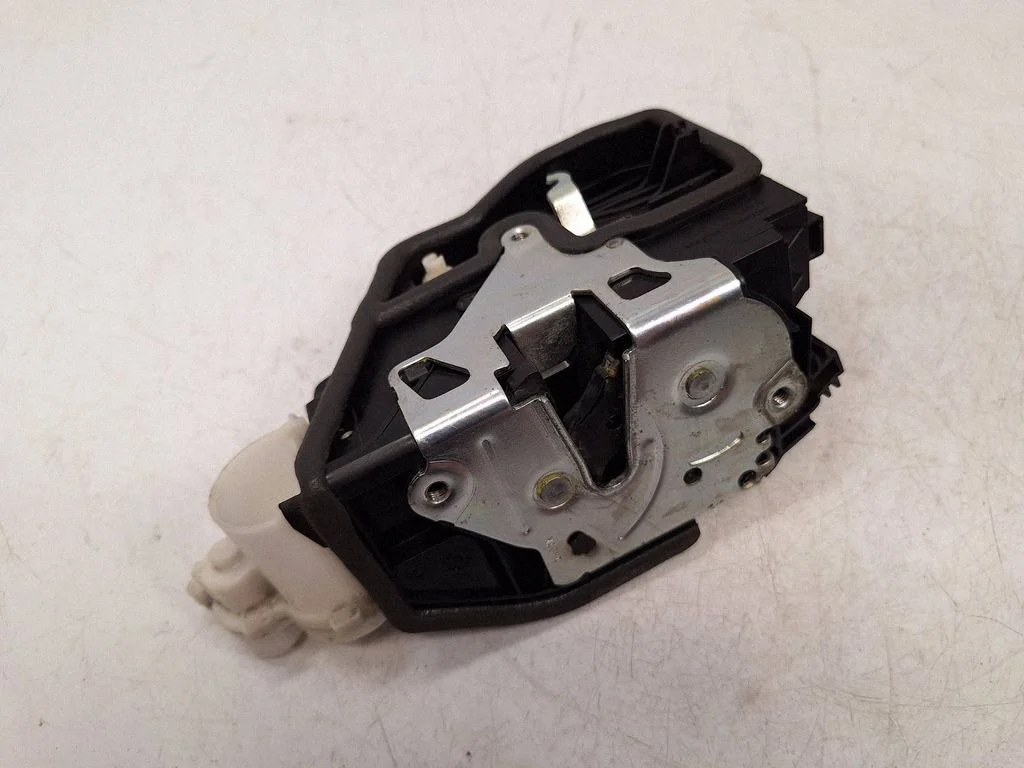 Esiukse lukk – BMW X3 F25 (2010-2017)