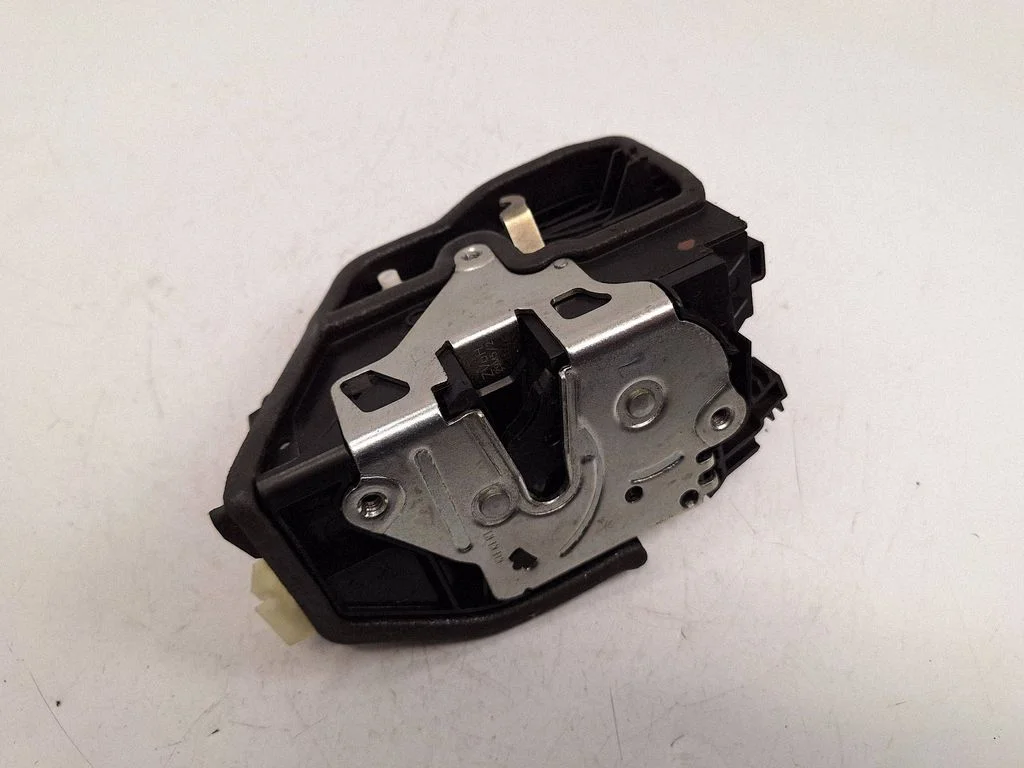 Front door lock 7229461