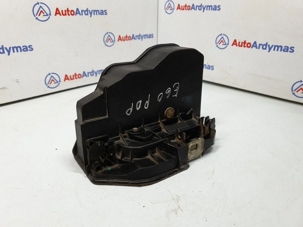 Front door lock – BMW 5 Series E60 E61 (2004-2010)