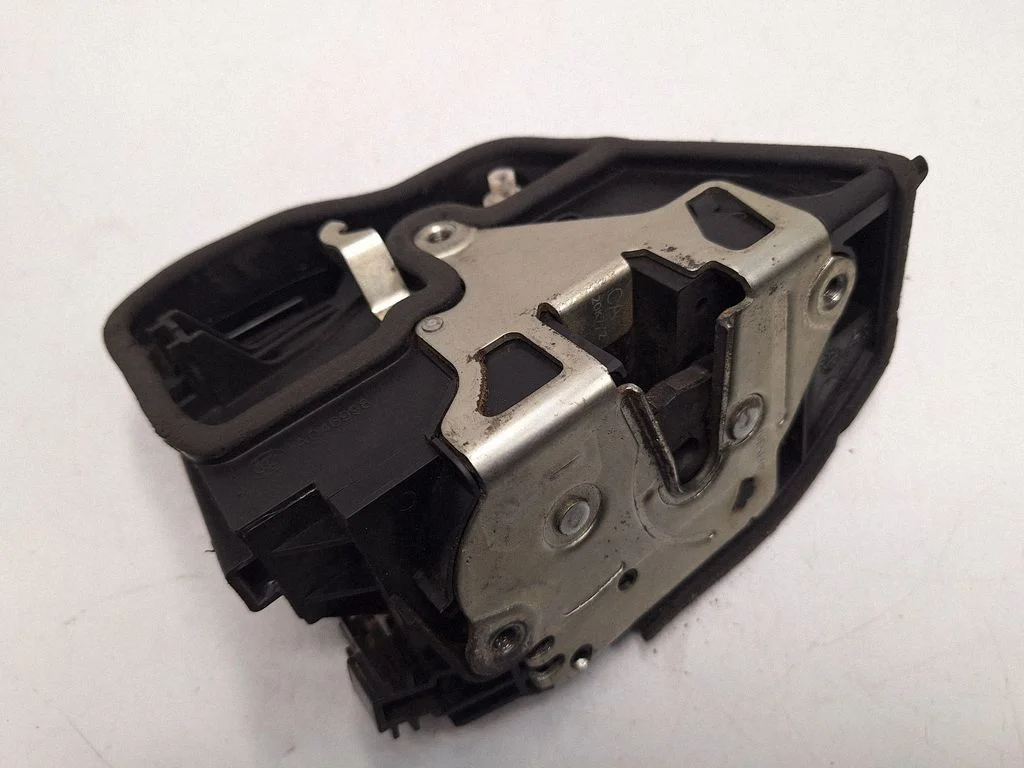 Esiukse lukk – BMW X3 F25 (2010-2017)