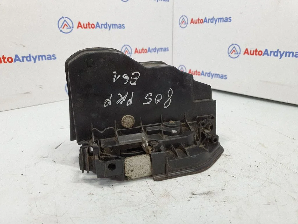Priekšējo durvju slēdzene – BMW 5. sērija E60 E61 (2004-2010)
