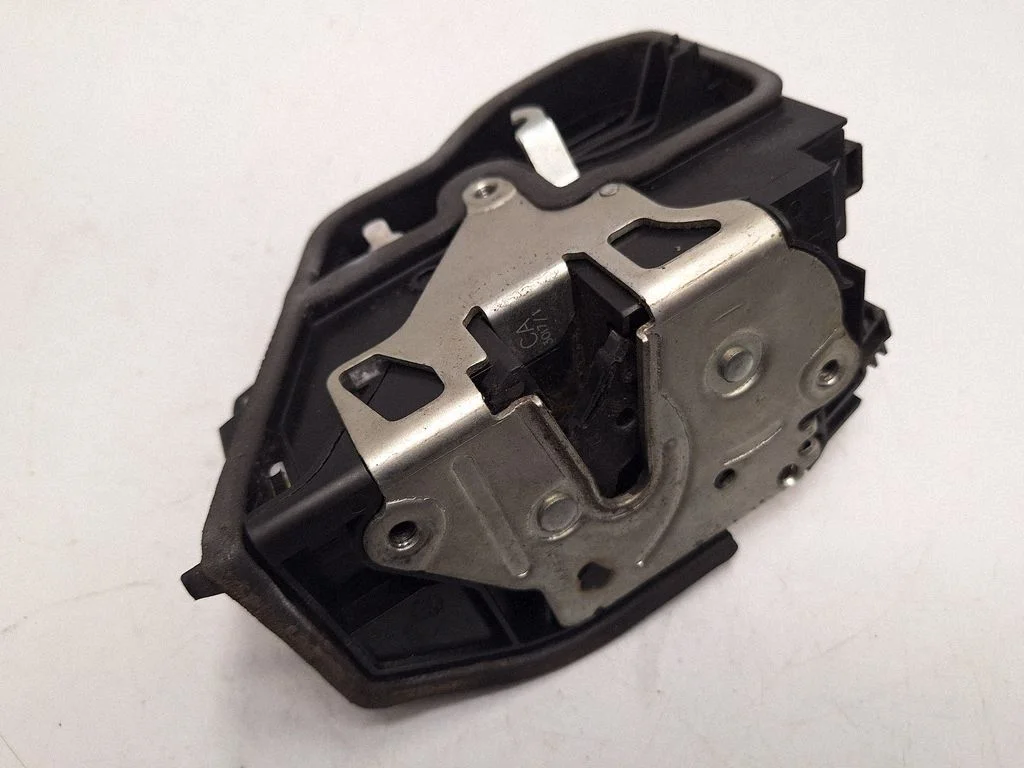 Esiukse lukk – BMW 5-seeria E60 E61 (2004-2010)