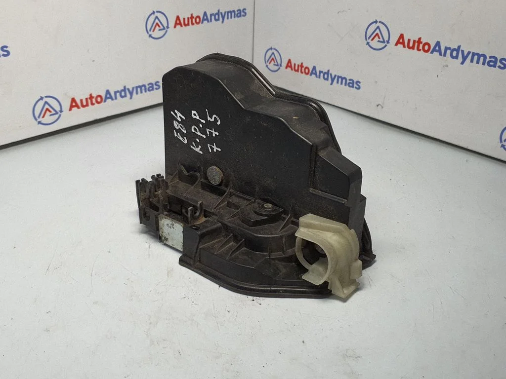 Front door lock 7229455