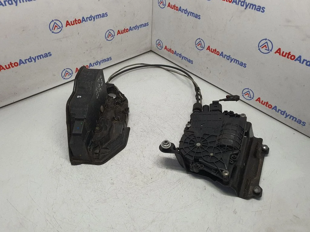 Front door lock 7149436