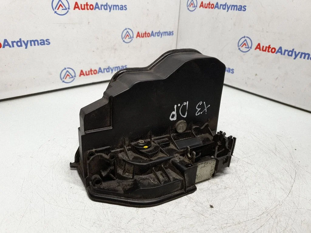 Front door lock – BMW X3 E83 (2003-2010)