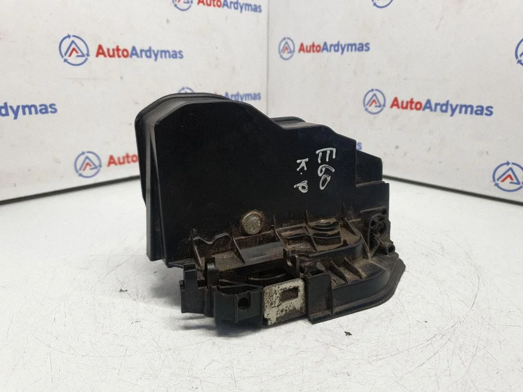 Front door lock – BMW 5 Series E60 E61 (2004-2010)