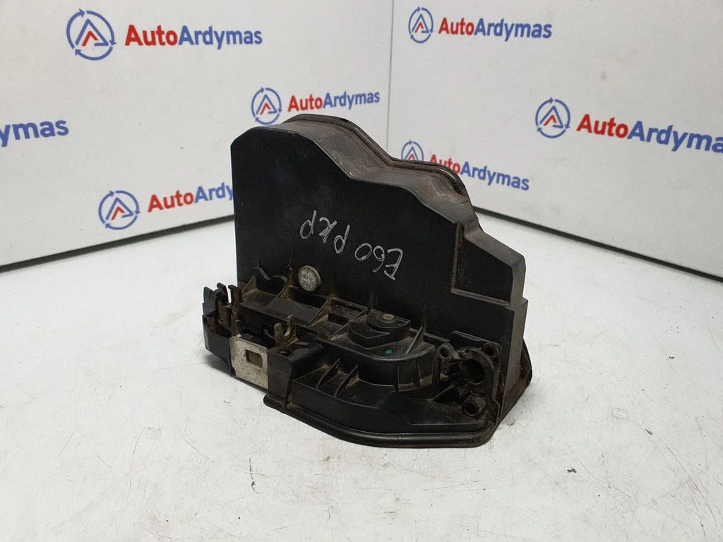 Front door lock – BMW 5 Series E60 E61 (2004-2010)