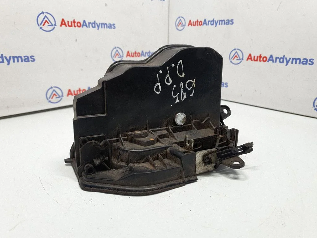 Front door lock – BMW 1 Series E81 E87 (2004-2011)