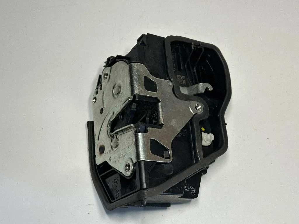 Front door lock 7229458