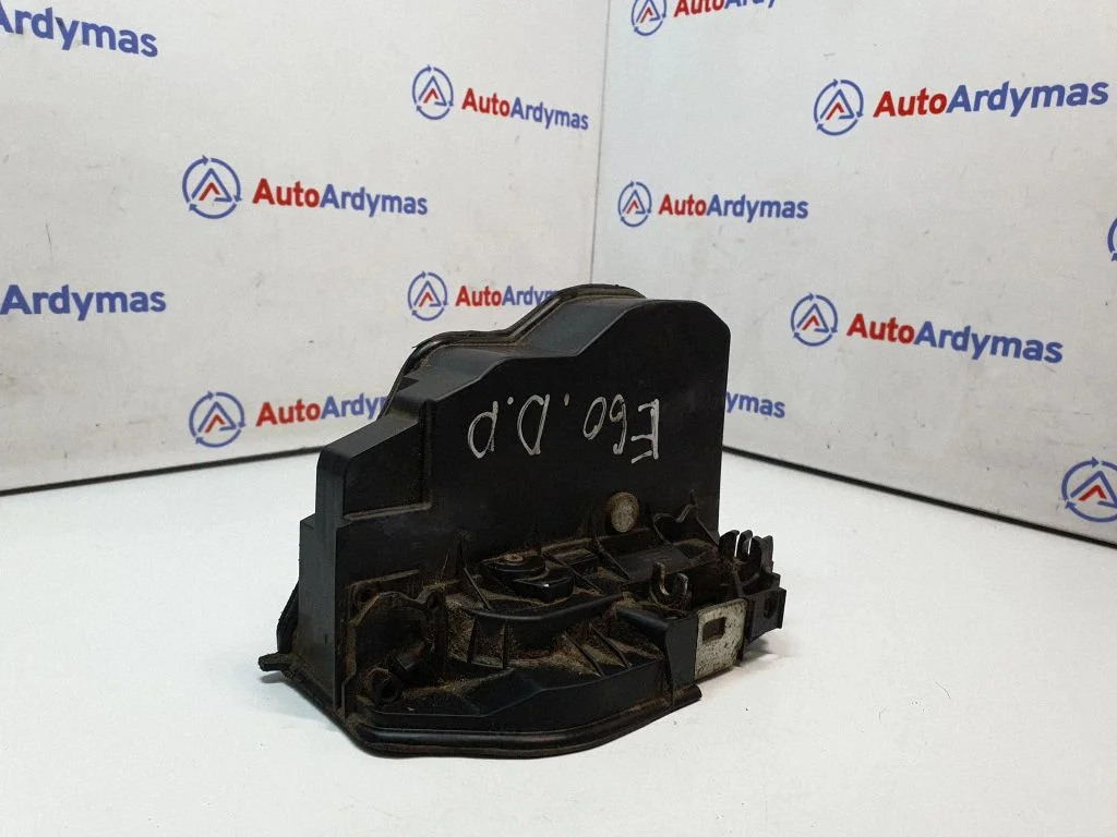 Front door lock – BMW 5 Series E60 E61 (2004-2010)
