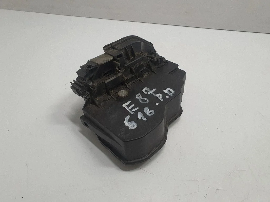 Front door lock – BMW 1 Series E81 E87 (2004-2011)