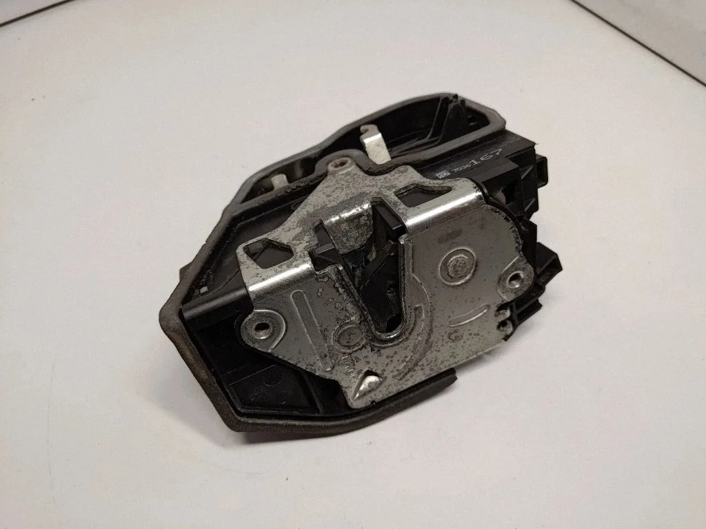 Front door lock – BMW 7 Series E65 E66 (2001-2008)