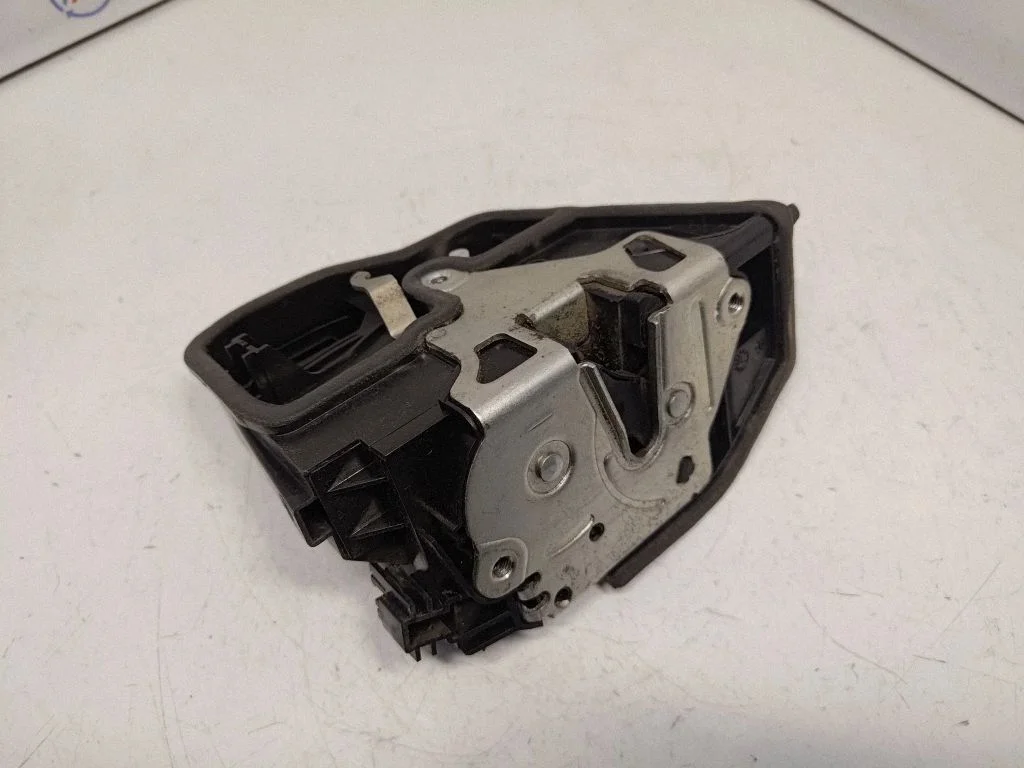 Front door lock – BMW X3 E83 (2003-2010)