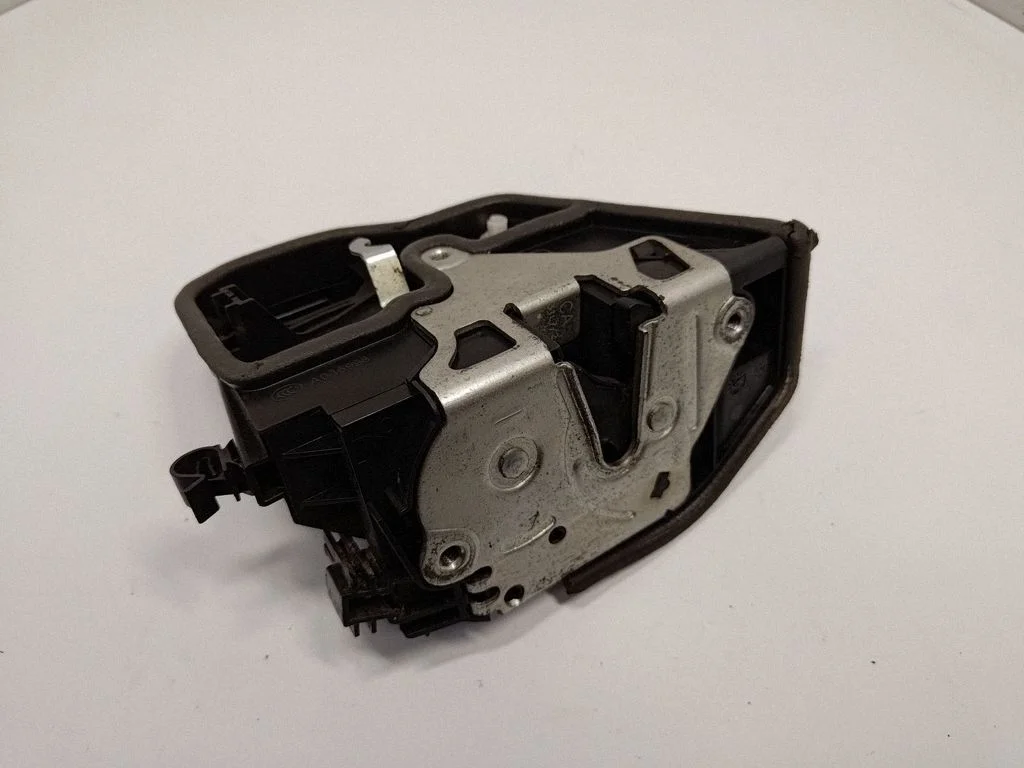 Front door lock 7202146
