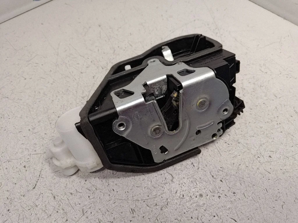 Esiukse lukk – BMW X3 F25 (2010-2017)