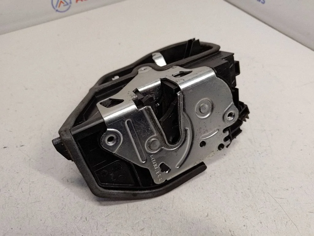 Front door lock 7229455