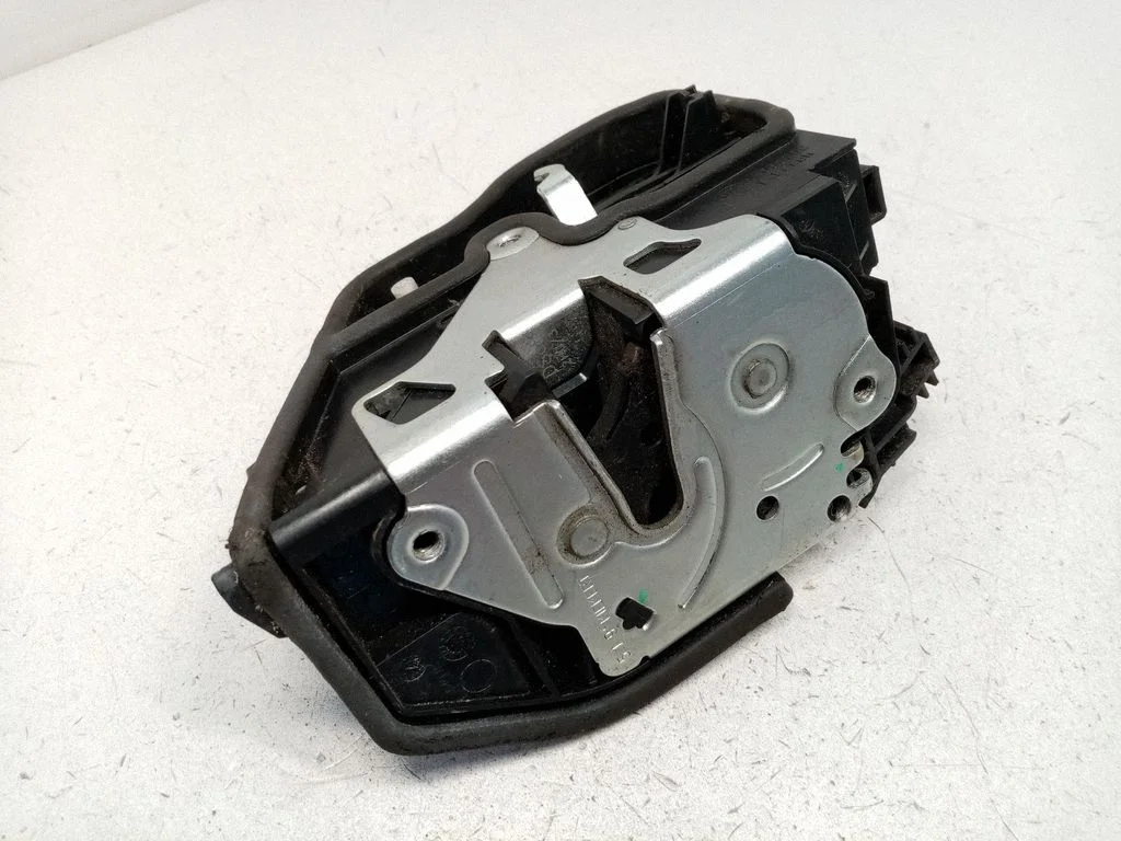 Front door lock 7202149
