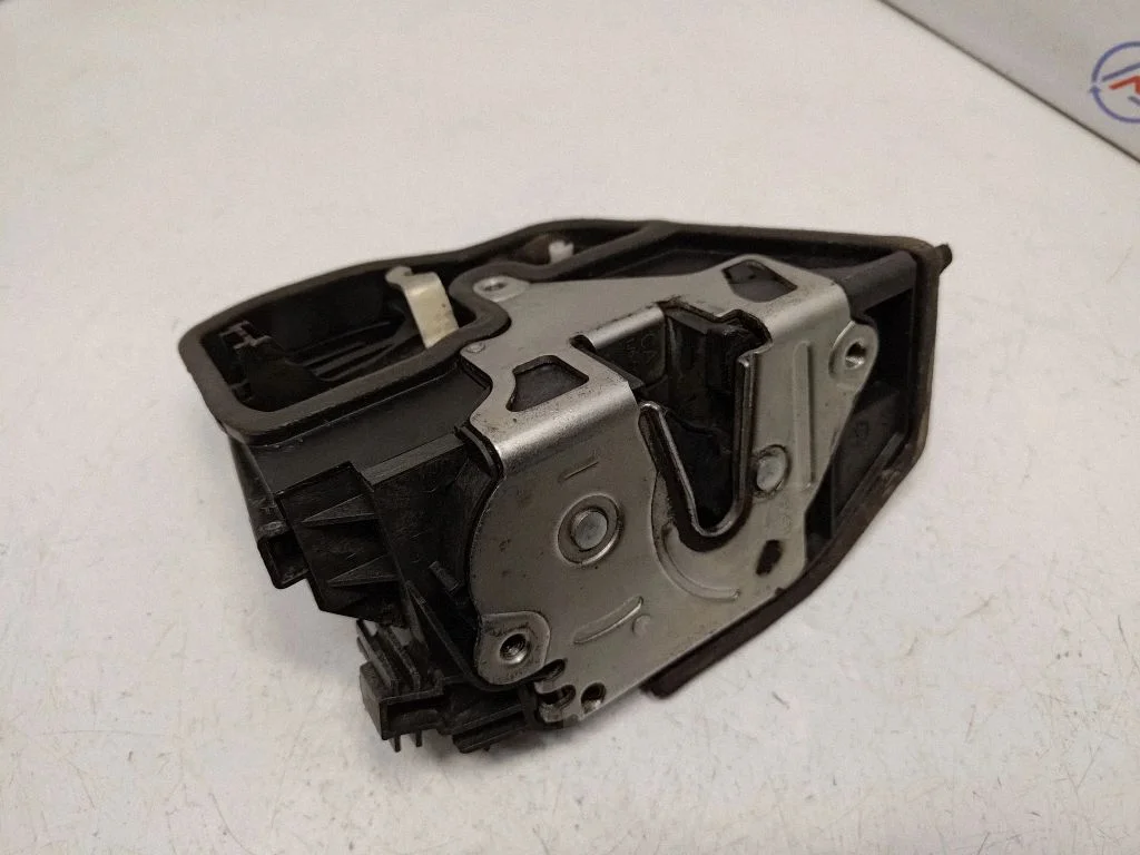 Front door lock – BMW 1 Series E81 E87 (2004-2011)