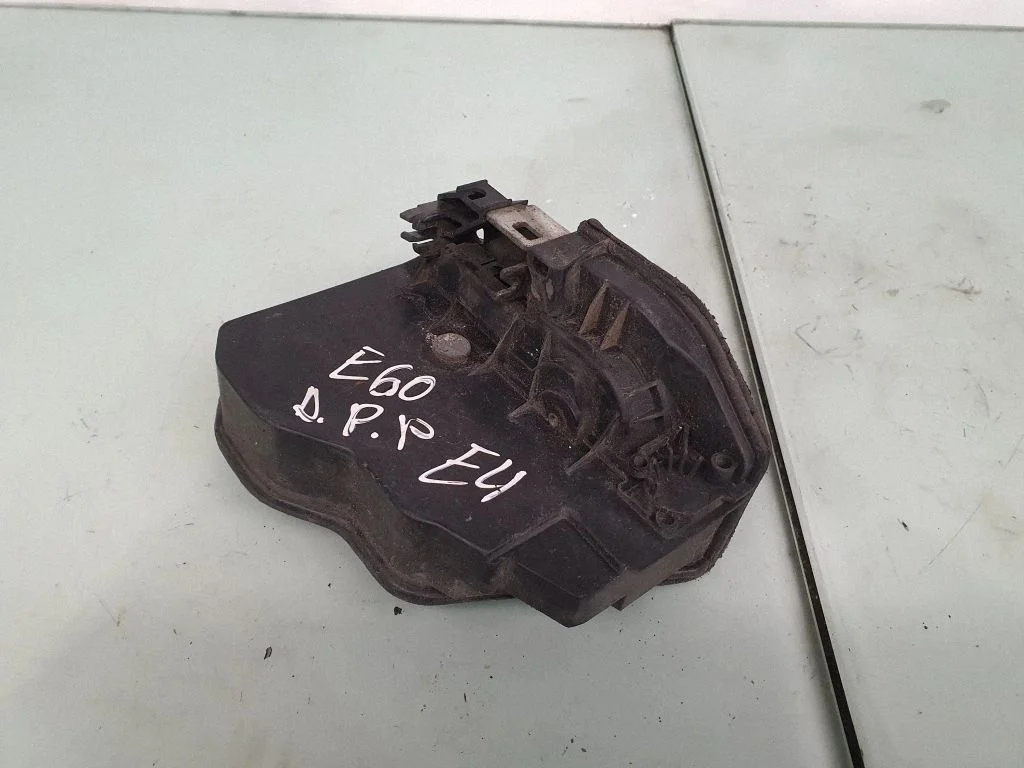 Esiukse lukk – BMW 5-seeria E60 E61 (2004-2010)