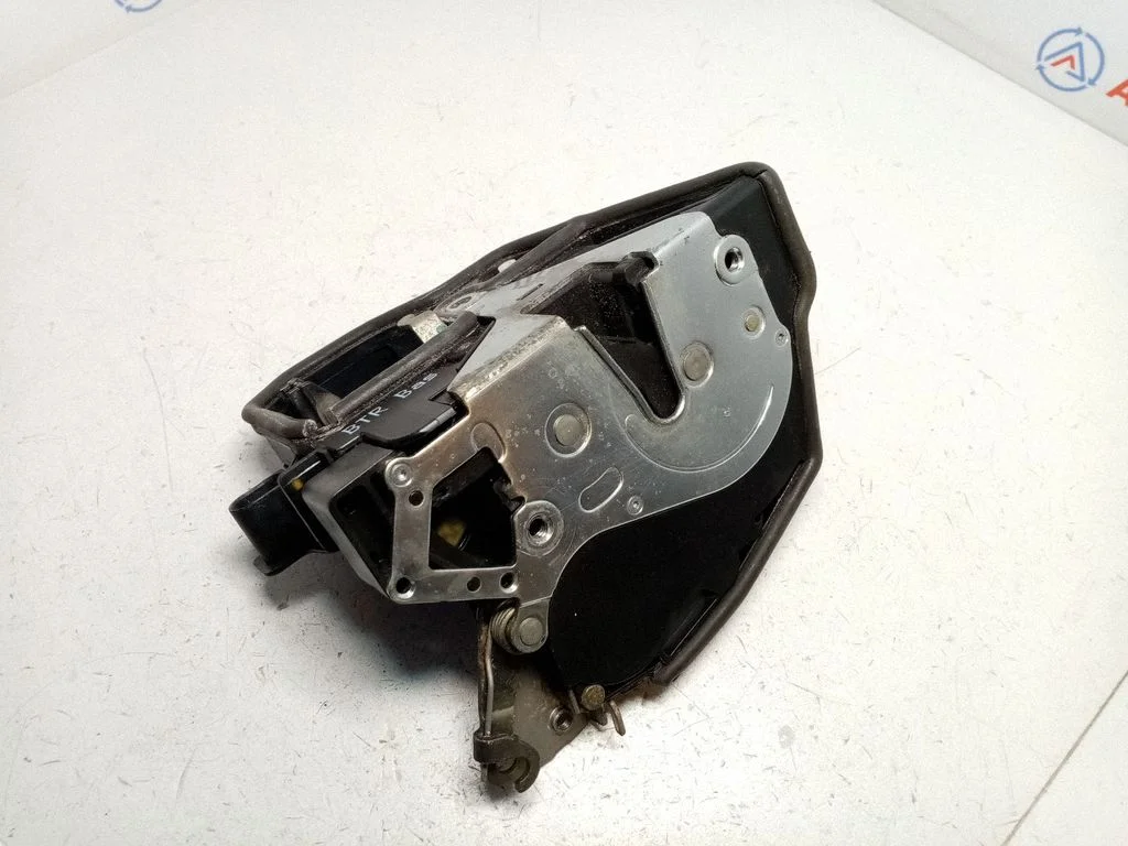 Front door lock 7012144
