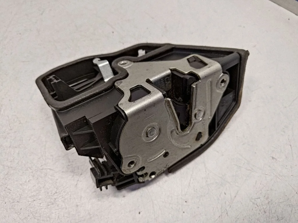 Front door lock – BMW 5 Series E60 E61 (2004-2010)