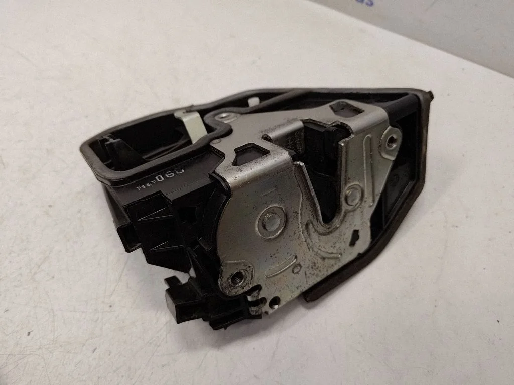 Front door lock 7167068