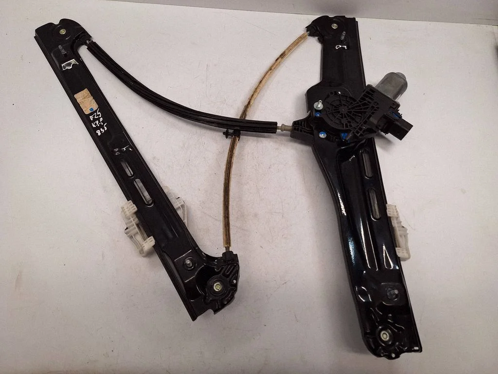 Front door window regulator with motor 51357382135