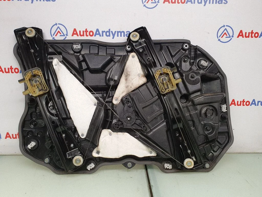 Front door window regulator with motor 7422880