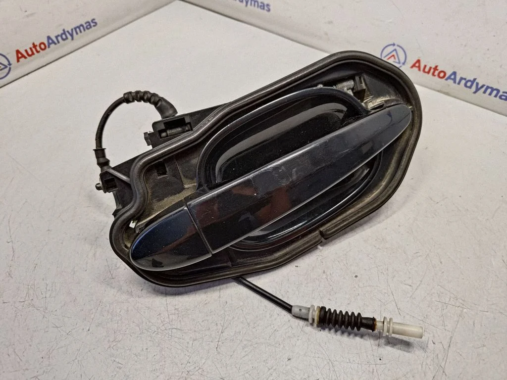Aizmugurējo durvju ārējais atvēršanas rokturis 51217034544