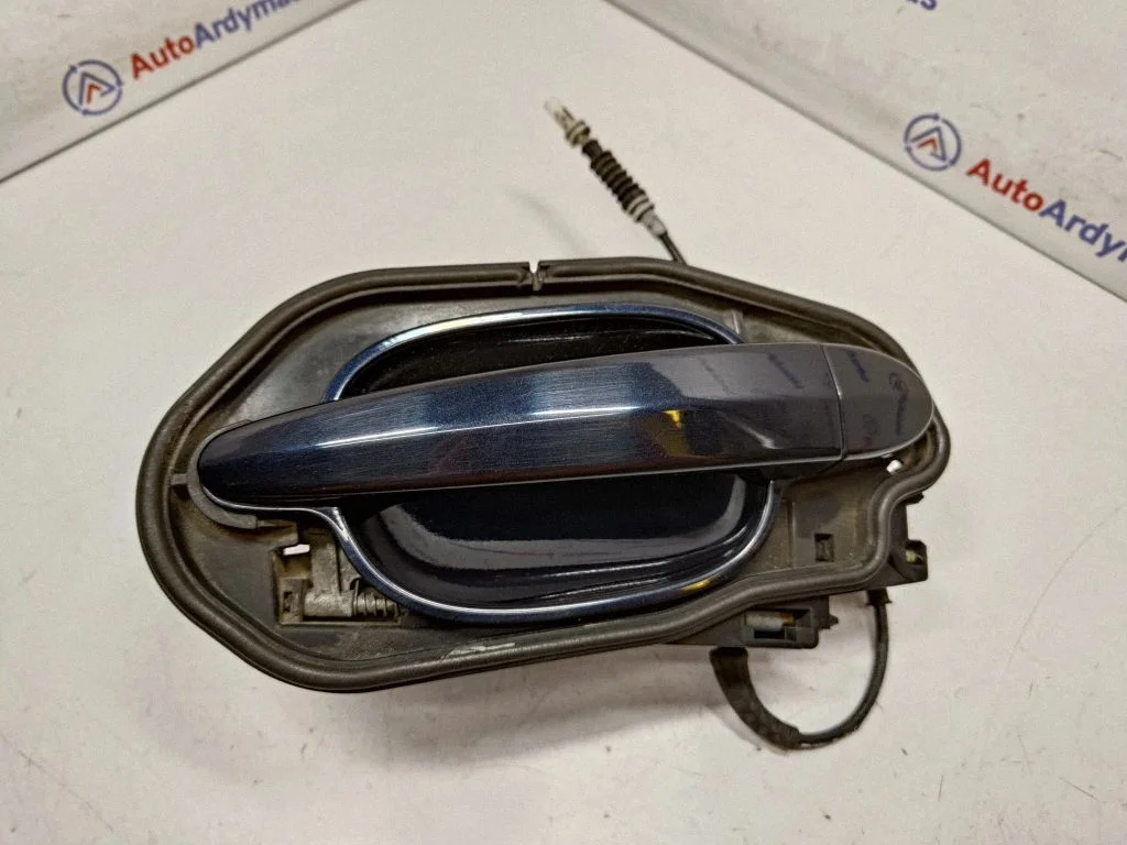 Tagaukse välimine käepide 51217199556