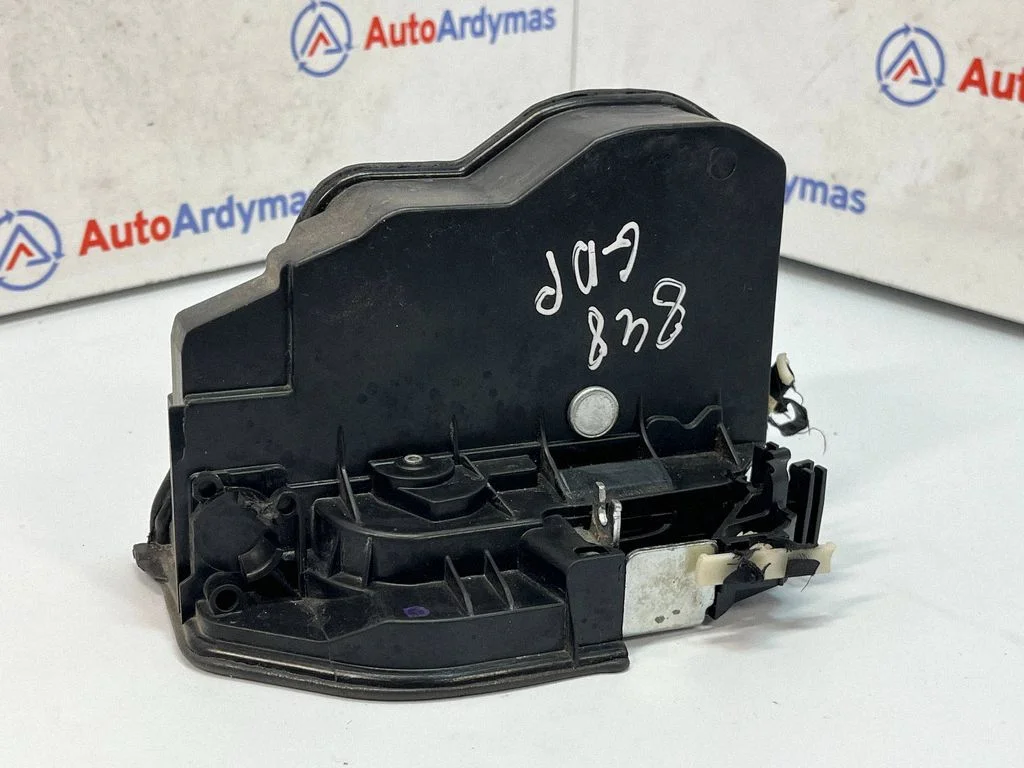 Aizmugurējo durvju slēdzene 7229460