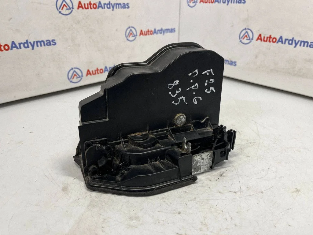 Rear door lock 7318414