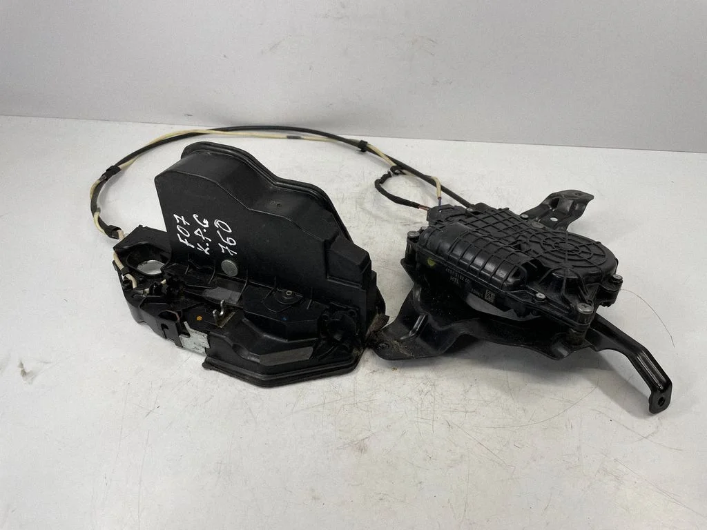 Rear door lock 7149447