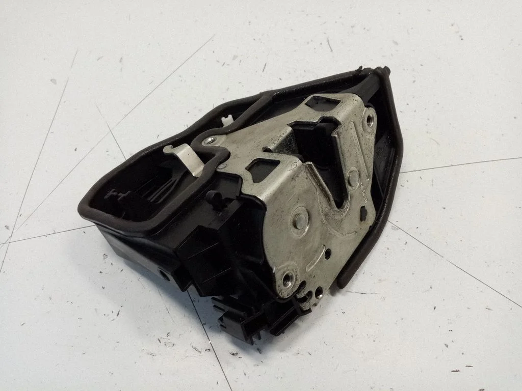 Aizmugurējo durvju slēdzene – BMW X5 E70 (2006-2013)