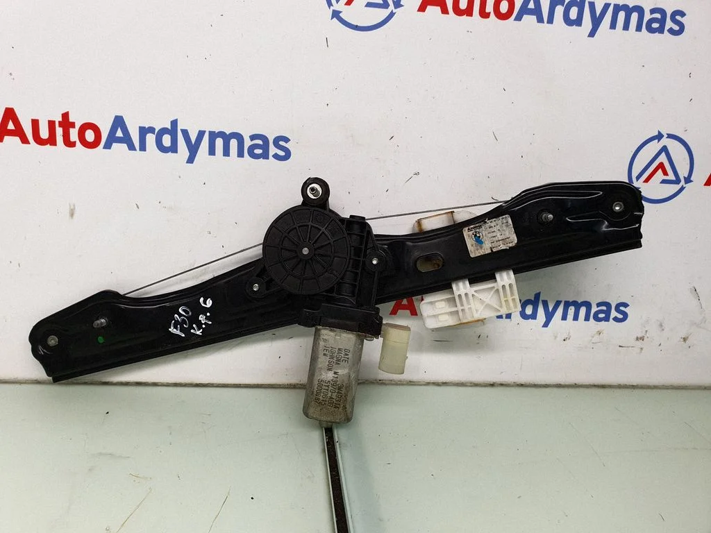 Rear door window regulator with motor 7259817