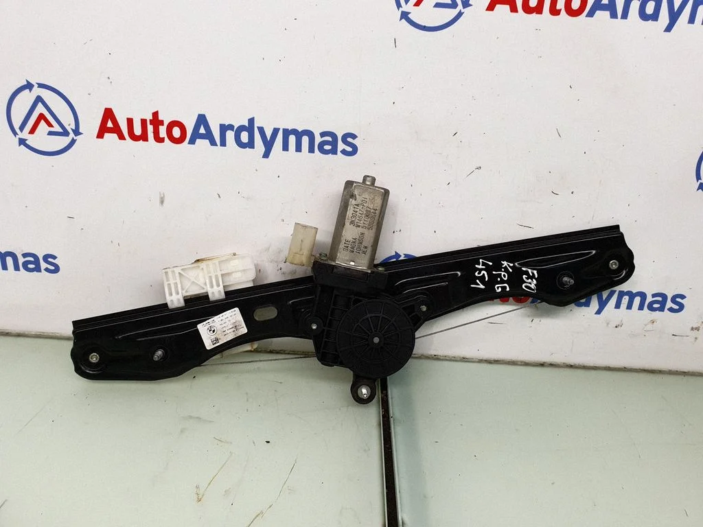 Rear door window regulator with motor 7281887