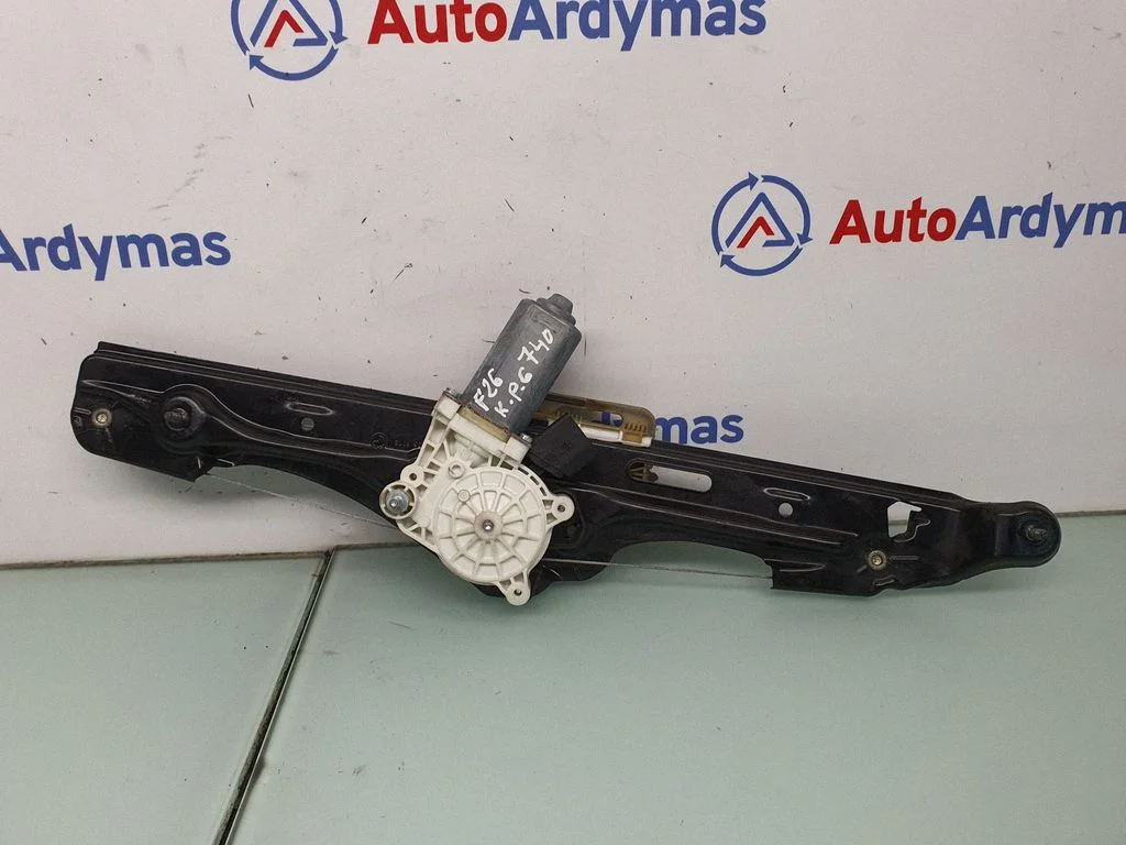 Rear door window regulator with motor 7335601