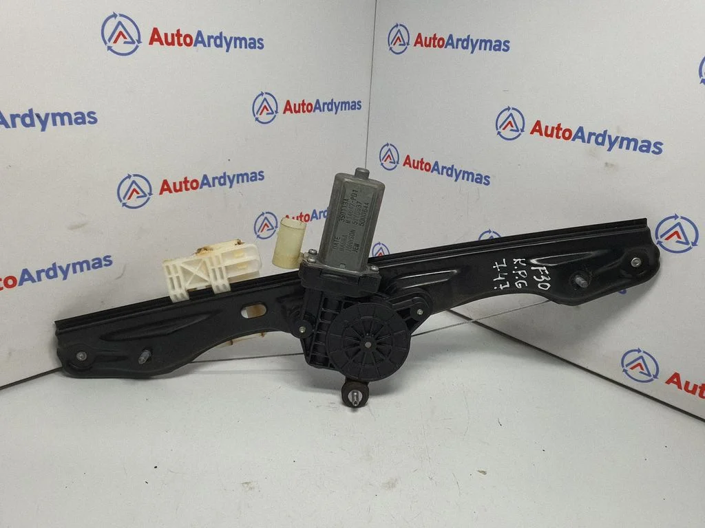 Rear door window regulator with motor 7281887