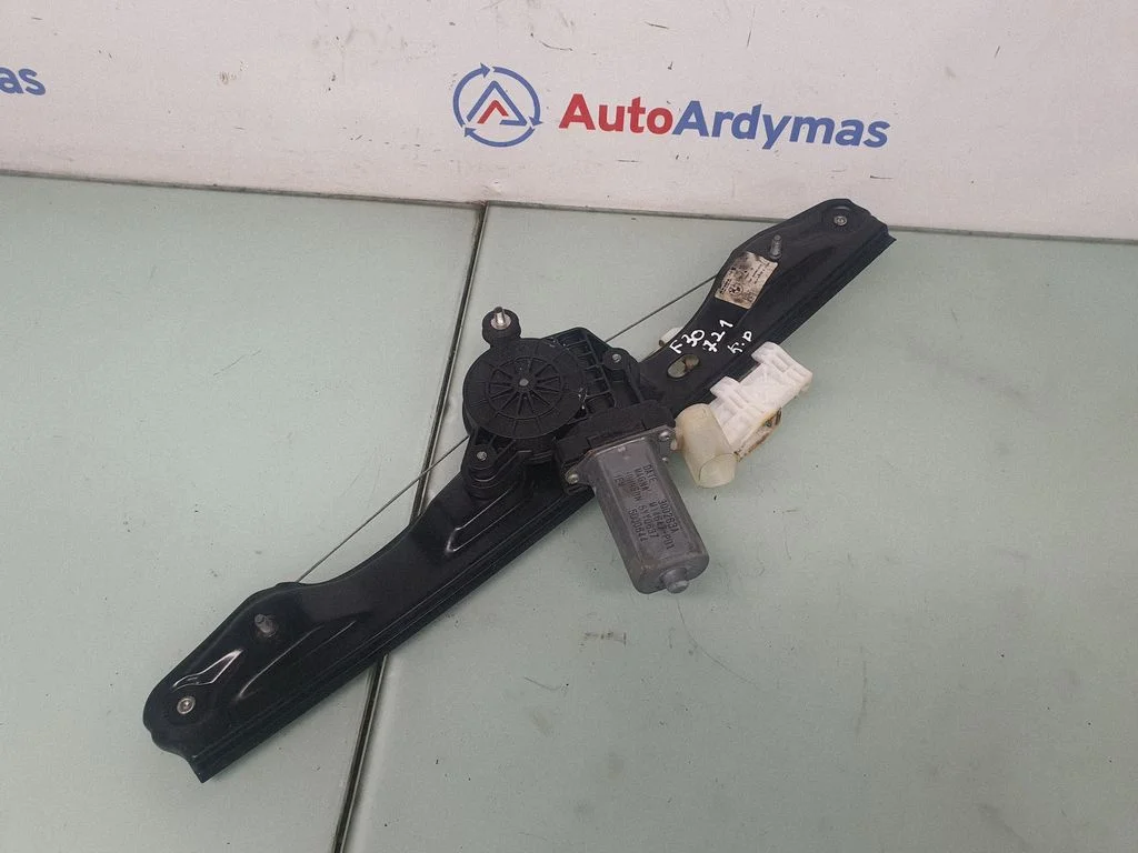 Rear door window regulator with motor 7281887
