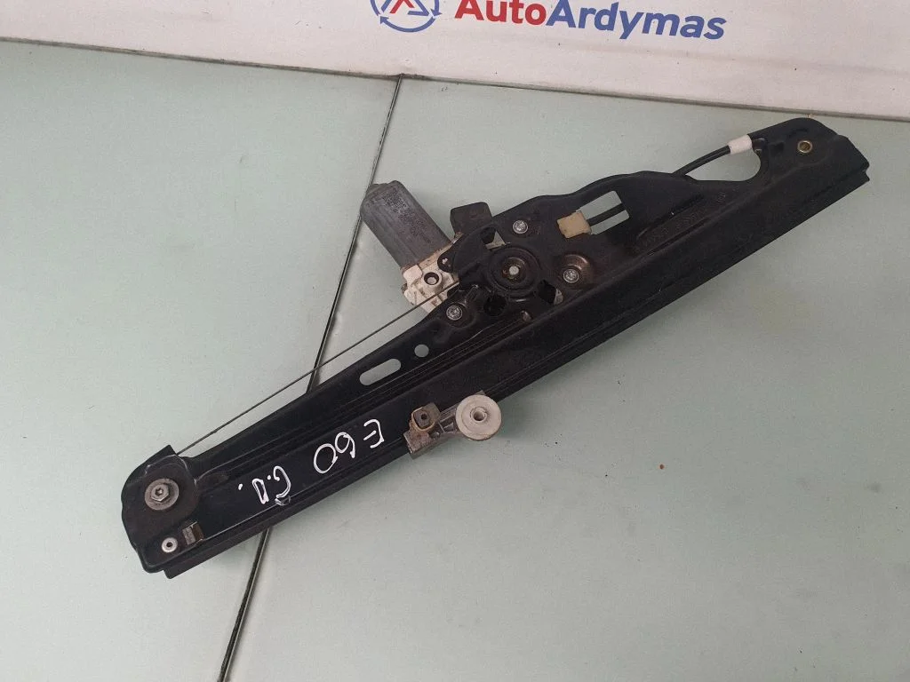 Tagaukse elektriline aknatõstuk mootoriga 7184746