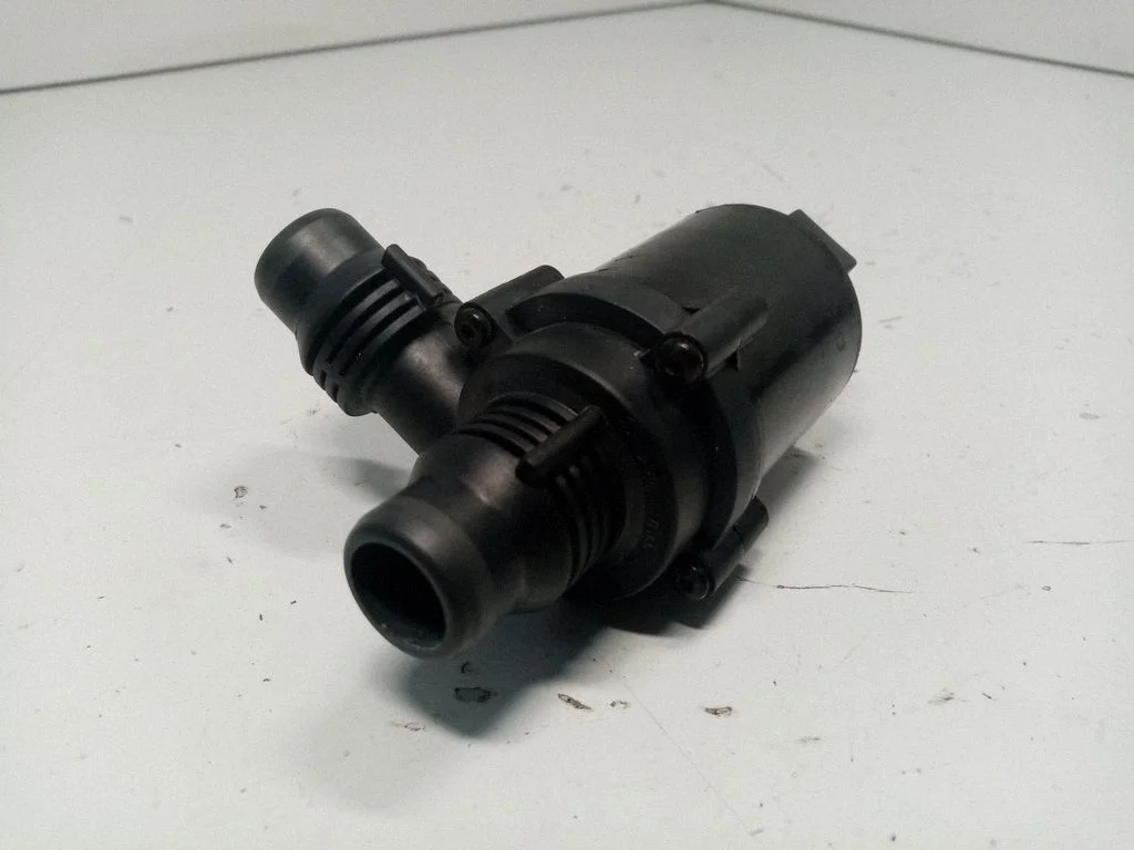 Electric auxiliary coolant/water pump 64116907811