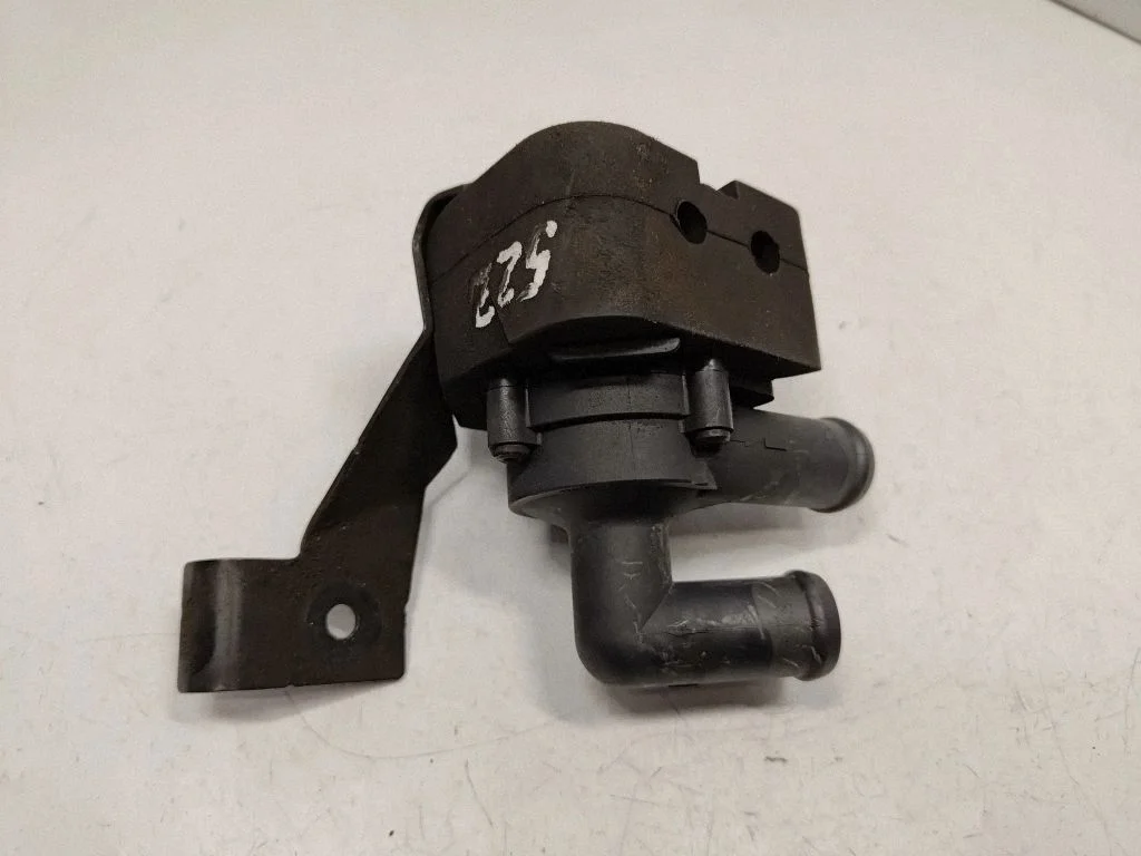 Electric auxiliary coolant/water pump – BMW 7 Series F01 F02 F03 F04 (2008-2016)