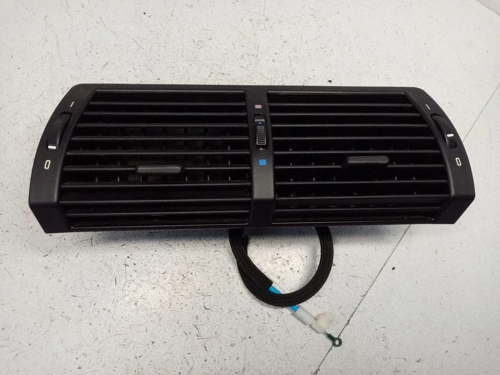 Dash center air vent grill 64228402221