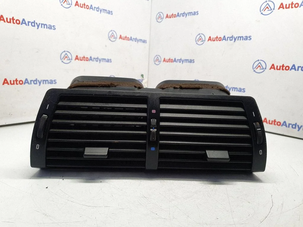 Dash center air vent grill 8402221
