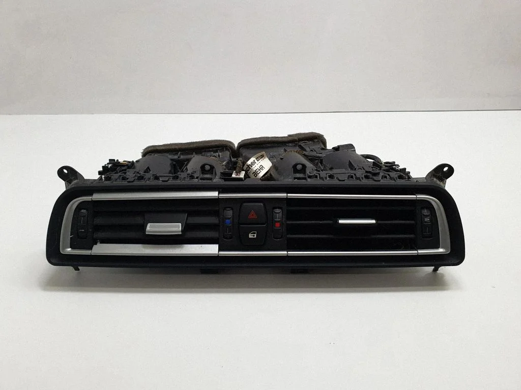 Dash center air vent grill – BMW 7 Series F01 F02 F03 F04 (2008-2016)
