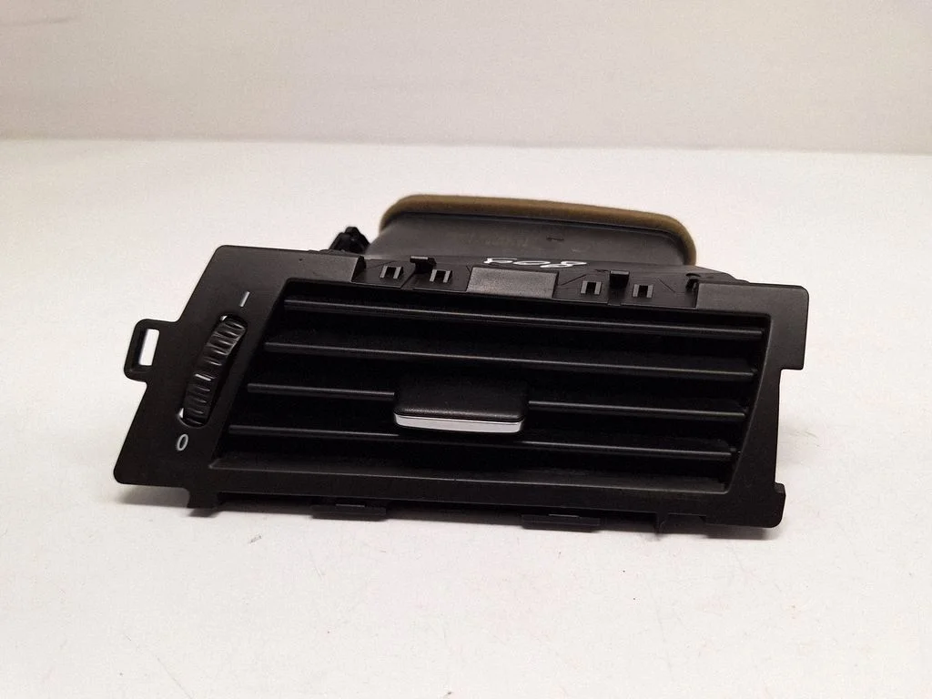 Dashboard side air vent grill/cover trim 9112205