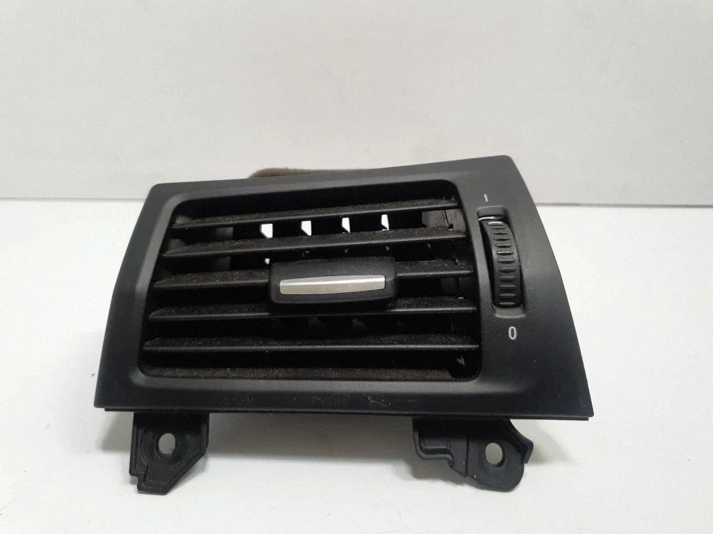 Dashboard side air vent grill/cover trim 9184141